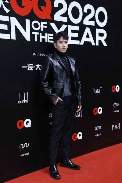 中国の俳優陳Ruoxuanは 2020年12月4日 2020年のGq男性のための赤いカーペットで黒いジャケットに現れます — ストック写真