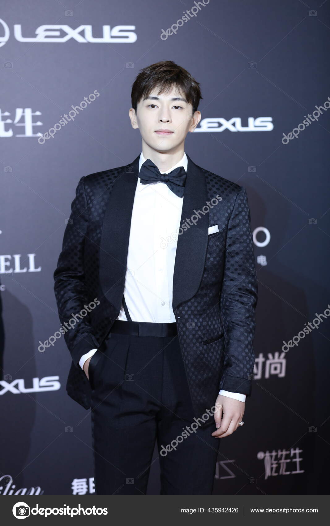 Chinese Actor Deng Lun Attends Annual Gala Esquire China Shanghai ...