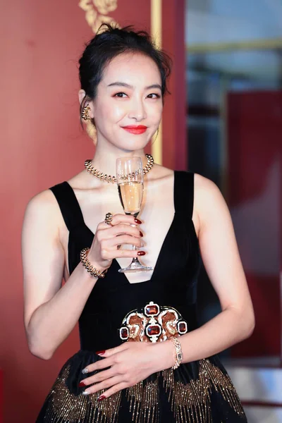 Çinli Şarkıcı Dansçı Aktris Model Televizyon Sunucusu Yazar Song Qian — Stok fotoğraf