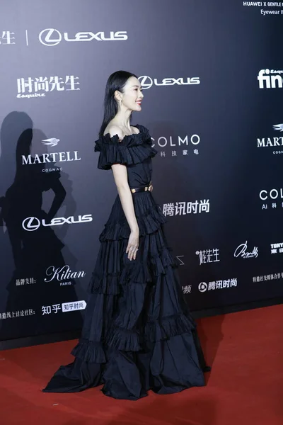 中国の女優トン ヤオは上海でEsquire中国の年次ガラに出席します 12月2020 — ストック写真