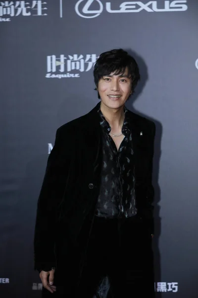 中国の俳優で歌手の陳くんは 時にはAlois Chenとしてクレジットされ 2020年12月10日に中国の上海で開催されるEsquire Chinaの年次ガラに出席します — ストック写真
