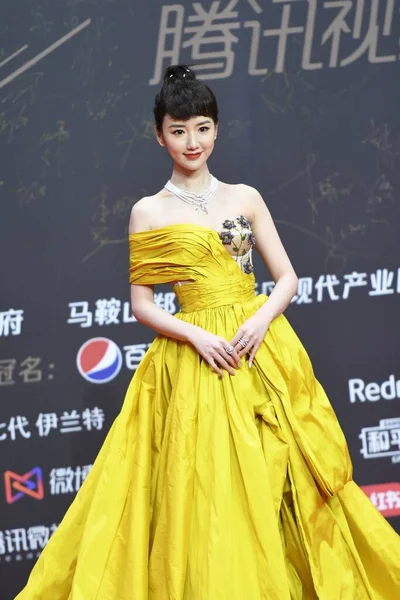 Chinese Actress Mao Xiaotong Also Known Rachel Momo Dressing Yellow — Stock Photo, Image