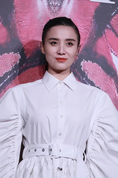 中国女演员 歌手宋佳 又名小宋佳 参加了2020年12月16日在中国上海举行的麦昆活动 — 图库照片
