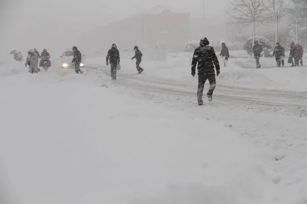 Erős Hideg Levegő Heves Hóvihar Sújtja Weihai City Kelet Kína — Stock Fotó