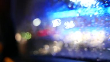 Yağmurlu araba penceresi