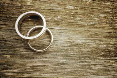 Evlilik yüzükleri.