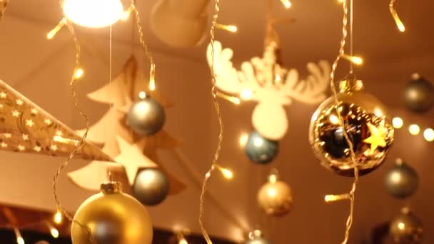 Gold Christmas balls — Stock Video