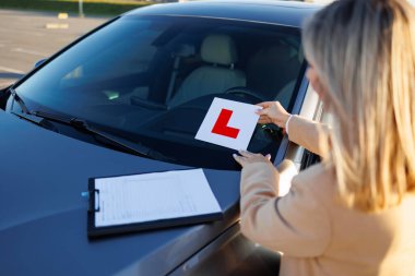 Sürücü Eğitmeni Öğrenici Sürücüsü için L Plakası Ekliyor