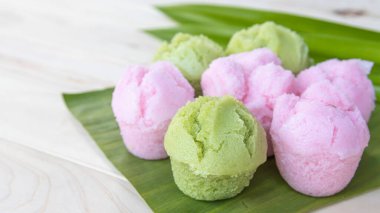 Tayland çölü, Tayland pirinçli un keki ya da buğulanmış kek.