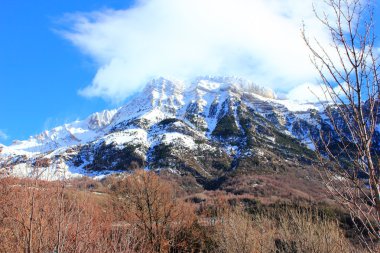 Kış, Bahar Pyrenees, dağlarda