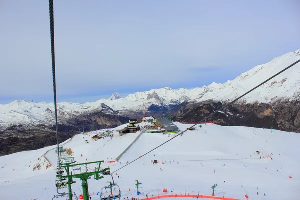 Montagnes des Pyrénées, hiver, printemps — Photo