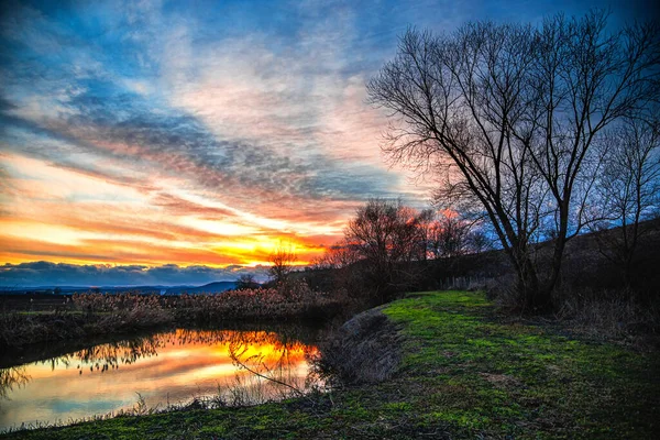 Sonnenuntergang Über Dem Fluss — Stockfoto