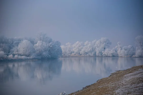 Wunderschöne Seenlandschaft Mit Spiegelung Wasser — Stockfoto