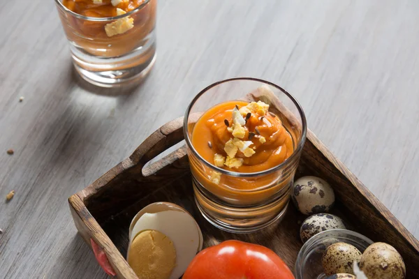 Gazpacho, grädde tomat och grönsaker — Stockfoto