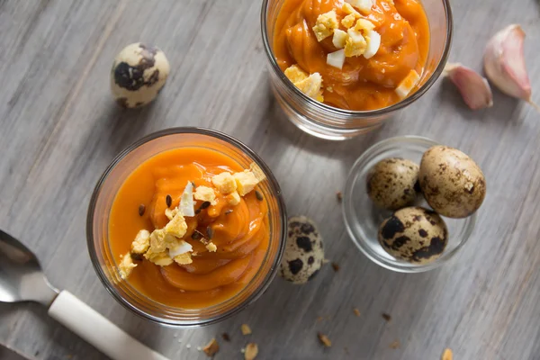 Gazpacho, grädde tomat och grönsaker — Stockfoto