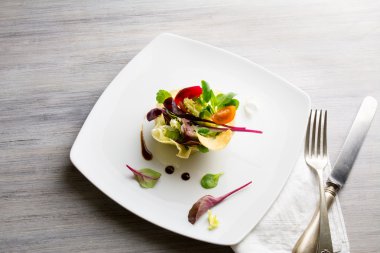 Salata kase brie peyniri,