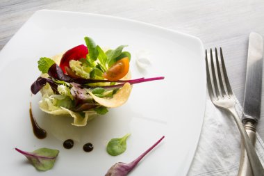 Salata kase brie peyniri,