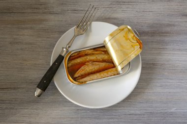 salamura konserve uskumru