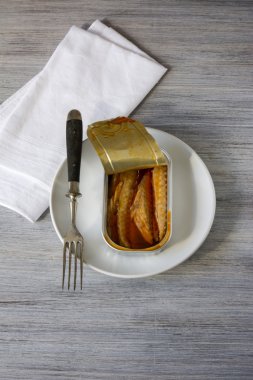 salamura konserve uskumru