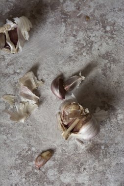 Sarımsak bir grunge arka planda yumuşak renk