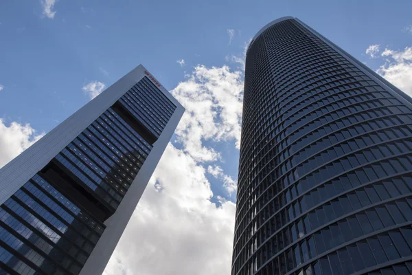 Rascacielos en el parque empresarial Cuatro Torres de Madrid Imágenes de stock libres de derechos