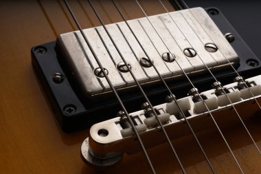 Eski elektro gitar closeup. Ayrıntı, seçici odak.