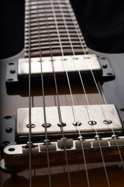 Eski elektro gitar closeup. Ayrıntı, seçici odak.