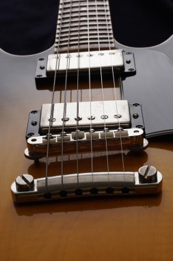 Eski elektro gitar closeup. Ayrıntı, seçici odak.