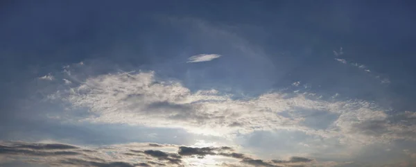 Schönes Blaues Himmelspanorama Komposition Hoher Auflösung Weites Himmelspanorama Mit Wolken — Stockfoto