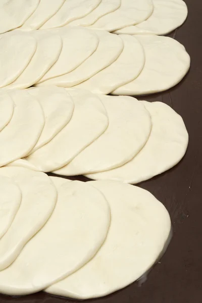 Att göra av bageriprodukter i bageriet butiken — Stockfoto