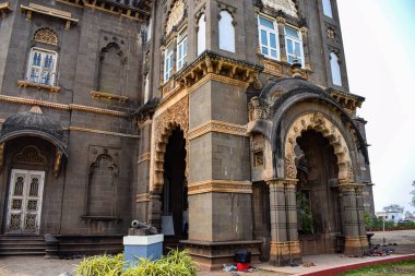 Kolhapur şehrindeki popüler sarayın resmi New Palace, Kara Kaya 'dan inşa edilen antik saray.