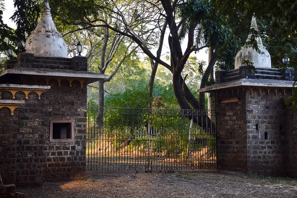 Foto Stock Portão Entrada Vintage Palácio Shalini Kolhapur Cidade Maharashtra — Fotografia de Stock