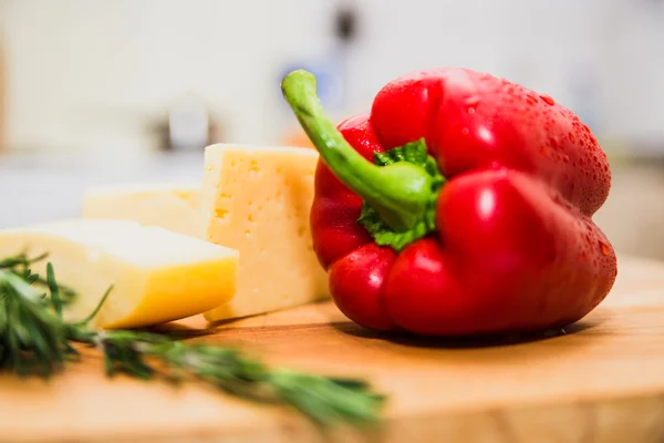 Сыр и паприка — стоковое фото