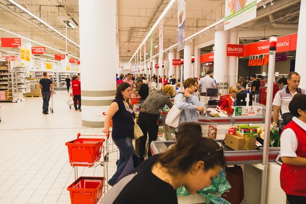 Várólista a szupermarketben — Stock Fotó