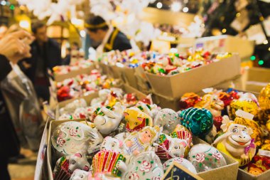 Noel oyuncaklar parlak renkli