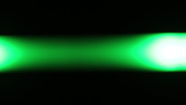 Horizontal bewegliches grünes LED-Licht in der Nacht — Stockvideo