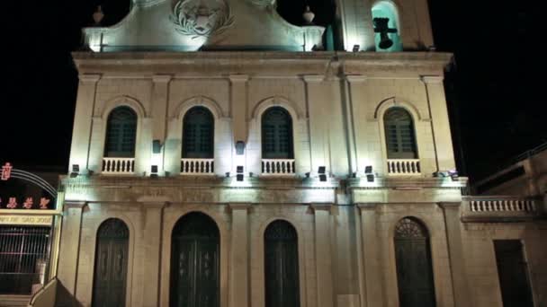 Chiesa coloniale portoghese di San Lazzaro a Macao di notte — Video Stock