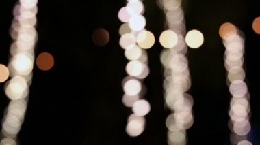 Geceleri sallanan bulanık Led parçacık ışıklar