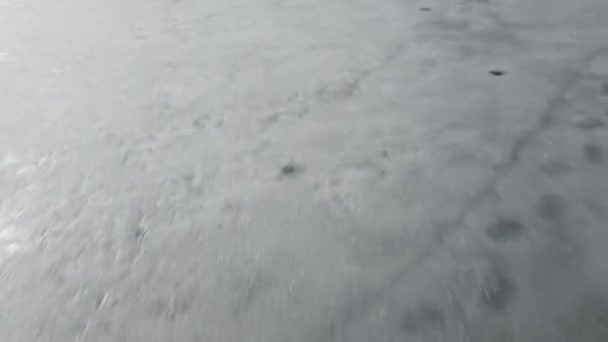 Velocidade Vista Drone Close Gelo Lago Rio Rachaduras Derretimento Gelo — Vídeo de Stock
