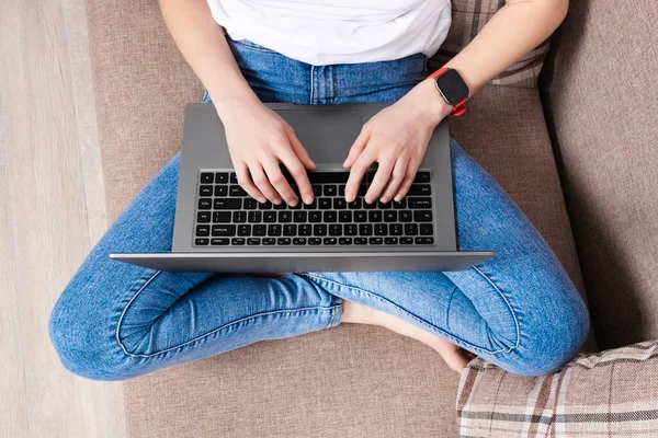 Frau Laptop Modernen Raum Ansicht Von Oben Home Office Oder — Stockfoto