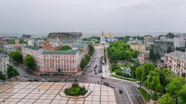 Utsikt ovanifrån över St Michaels Golden-Domed kloster, Kiev Ukraina — Stockvideo