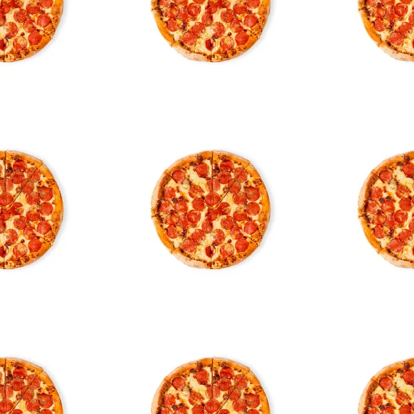 Seamless pizza pattern isolated on white background. Top view on paperoni pizza food background. — Stock Photo, Image