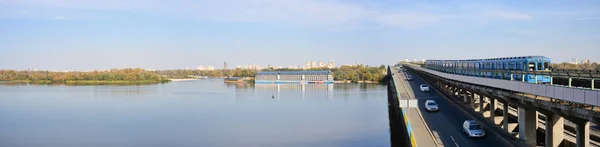 Panoramatický výhled na řeku Dněpr v Kyjevě — Stock fotografie