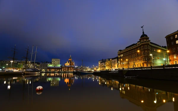 Vista nocturna de Helsinki — Foto de Stock