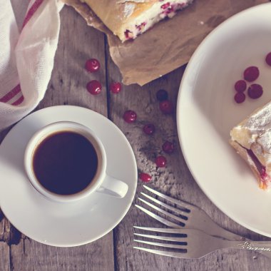 Strudel veya pasta ile kızılcık