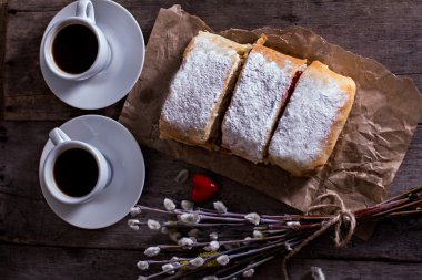 Strudel veya pasta ile kızılcık
