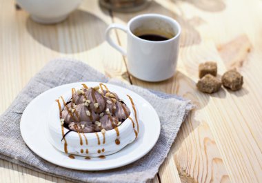 Brown ile beyaz meringues 