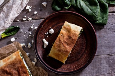 Pasta veya ıspanaklı turta 