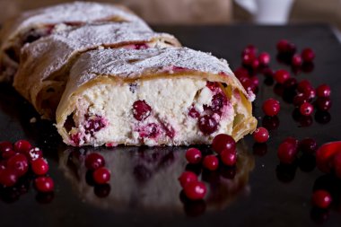 Strudel veya pasta peynir ile 
