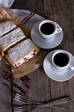 Strudel veya pasta peynir ile 